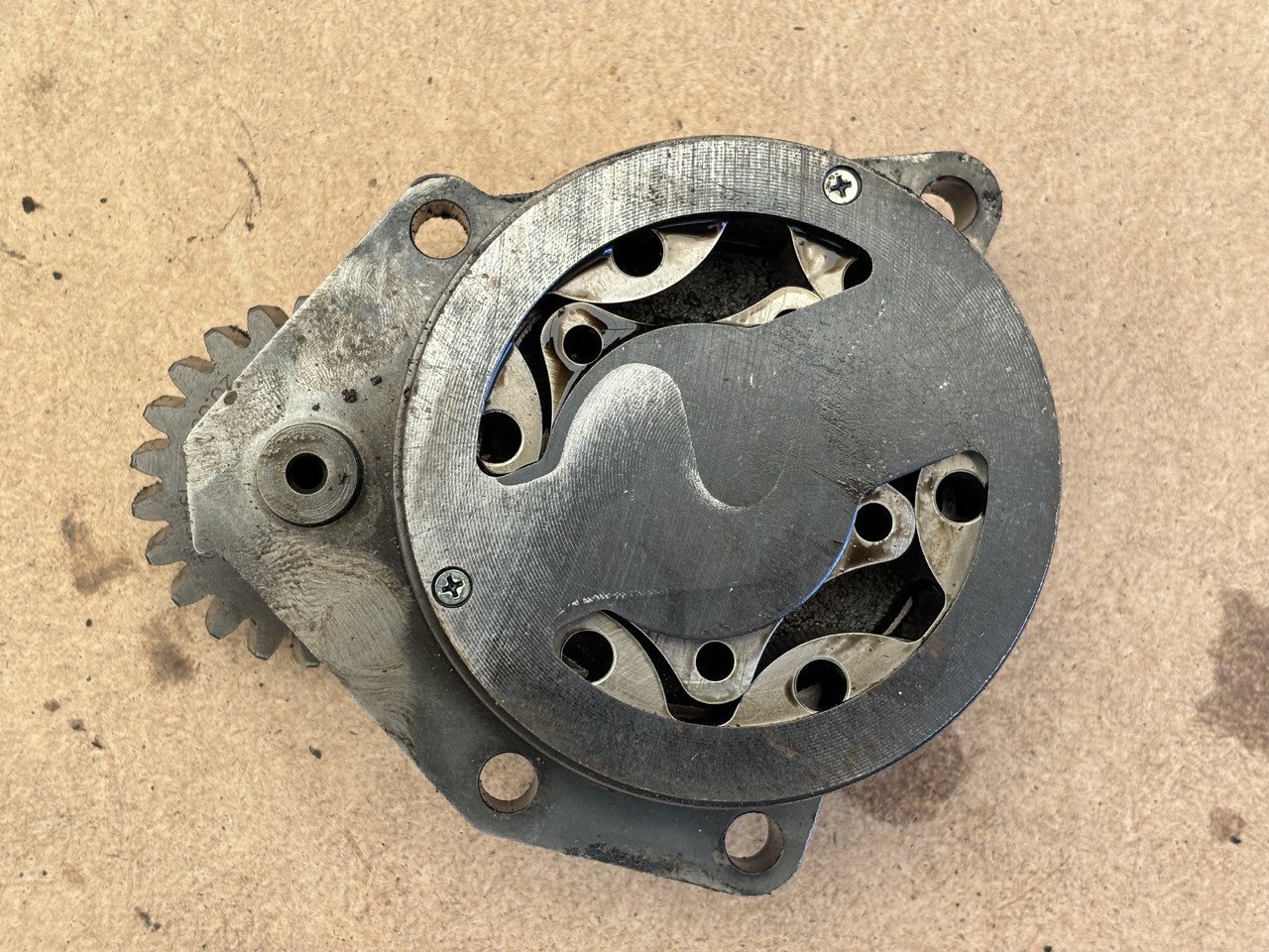 Cummins 6CT 6CT8.3 6C8.3 QSC8.3 ISC8.3 Pompa oleju silnika 5449240 - Olejové čerpadlo: obrázek 3 Cummins 6CT 6CT8.3 6C8.3 QSC8.3 ISC8.3 Pompa oleju silnika 5449240 - Olejové čerpadlo: obrázek 3