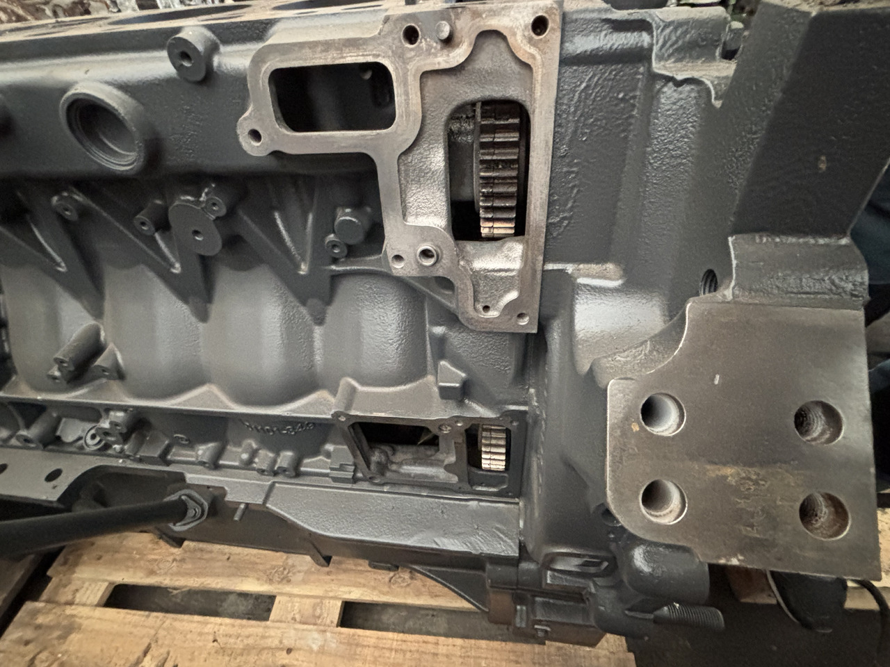 Fendt 936 Gen 7 Silnik D1556LE523 Miska Olejowa H218PF150163A CZĘŚCI - Olejová vana pro Traktor: obrázek 4 Fendt 936 Gen 7 Silnik D1556LE523 Miska Olejowa H218PF150163A CZĘŚCI - Olejová vana pro Traktor: obrázek 4