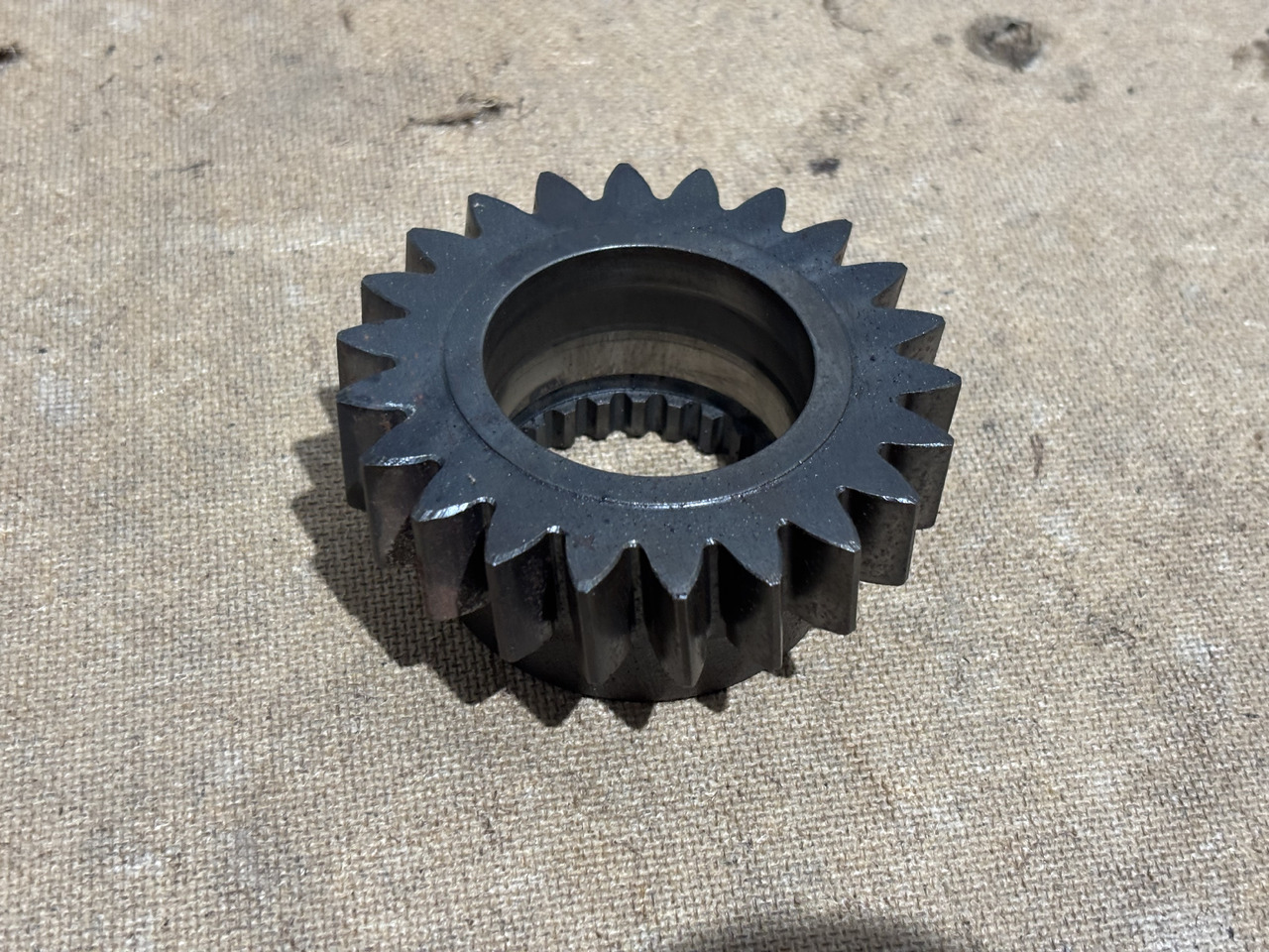 Fendt AGCO 920 924 926 930 Skrzynia Biegów Tryb Koło Zębate Zębatka CZĘŚĆI M934100082040 - Převodovka pro Zemědělská technika: obrázek 1 Fendt AGCO 920 924 926 930 Skrzynia Biegów Tryb Koło Zębate Zębatka CZĘŚĆI M934100082040 - Převodovka pro Zemědělská technika: obrázek 1