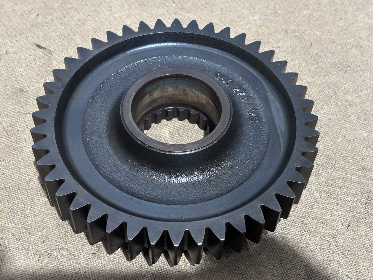 Fendt AGCO 920 924 926 930 Skrzynia Biegów Tryb Koło Zębate Zębatka CZĘŚĆI M934100082040 - Převodovka pro Zemědělská technika: obrázek 1 Fendt AGCO 920 924 926 930 Skrzynia Biegów Tryb Koło Zębate Zębatka CZĘŚĆI M934100082040 - Převodovka pro Zemědělská technika: obrázek 1