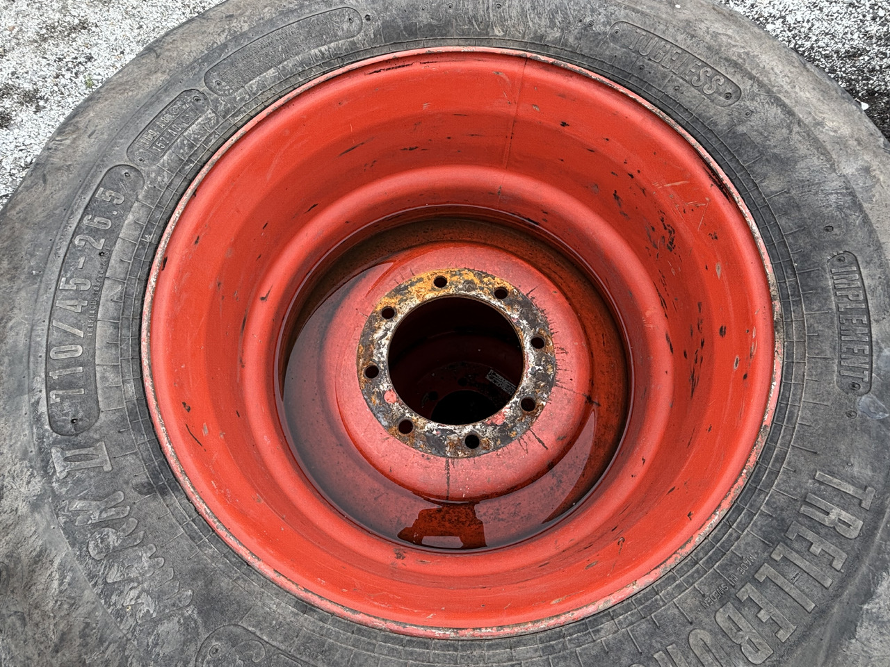 GKN WHEELS Felga z Oponą KOMPLET 20.00×26.5 8 szpilek Trelleborg 710/45-26.5 - Ráfek pro Zemědělská technika: obrázek 1 GKN WHEELS Felga z Oponą KOMPLET 20.00×26.5 8 szpilek Trelleborg 710/45-26.5 - Ráfek pro Zemědělská technika: obrázek 1