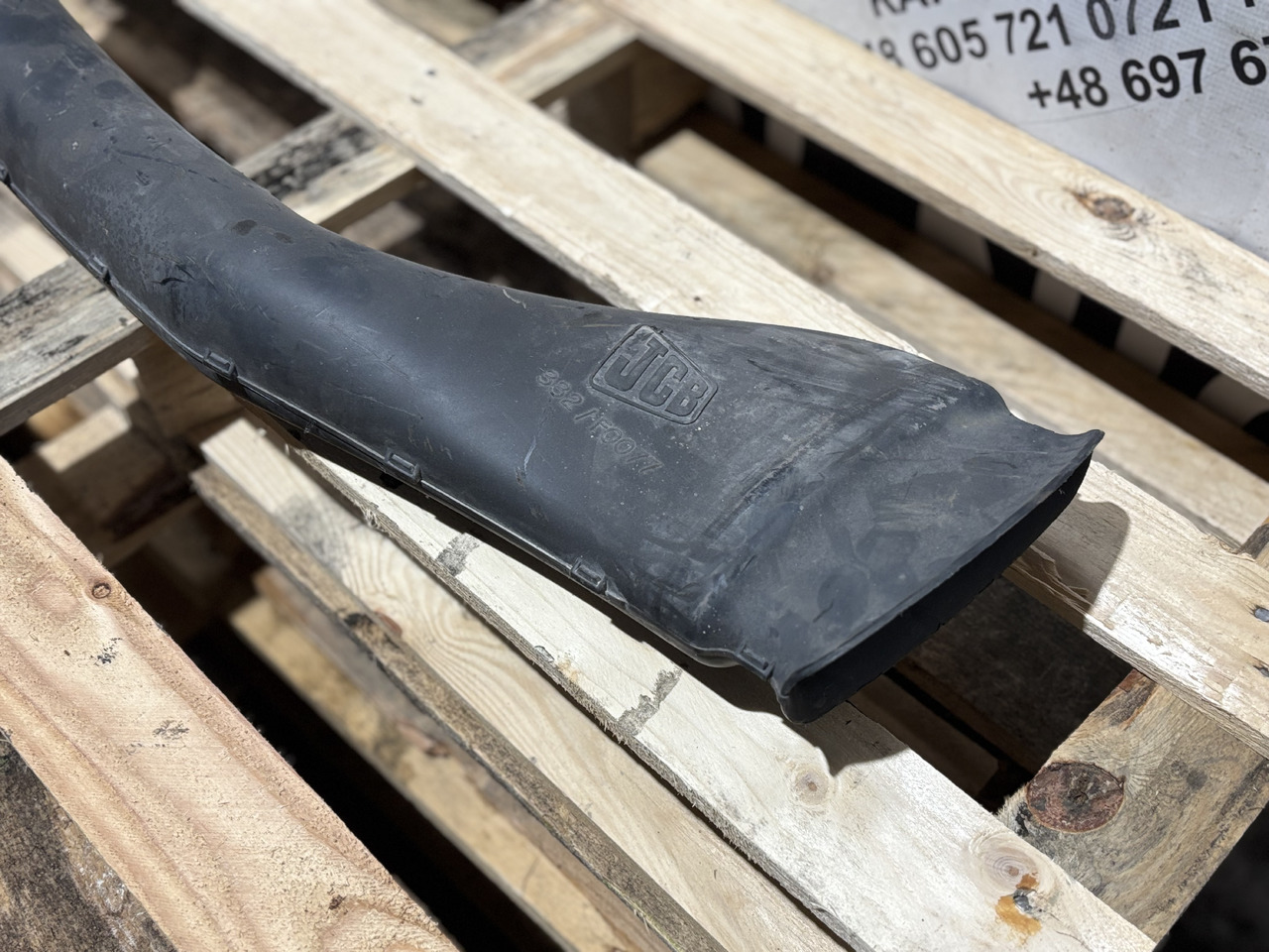 JCB 332/F0077 Kanał Rura Wlotowa - Trubka sání vzduchu pro Stavební technika: obrázek 3 JCB 332/F0077 Kanał Rura Wlotowa - Trubka sání vzduchu pro Stavební technika: obrázek 3