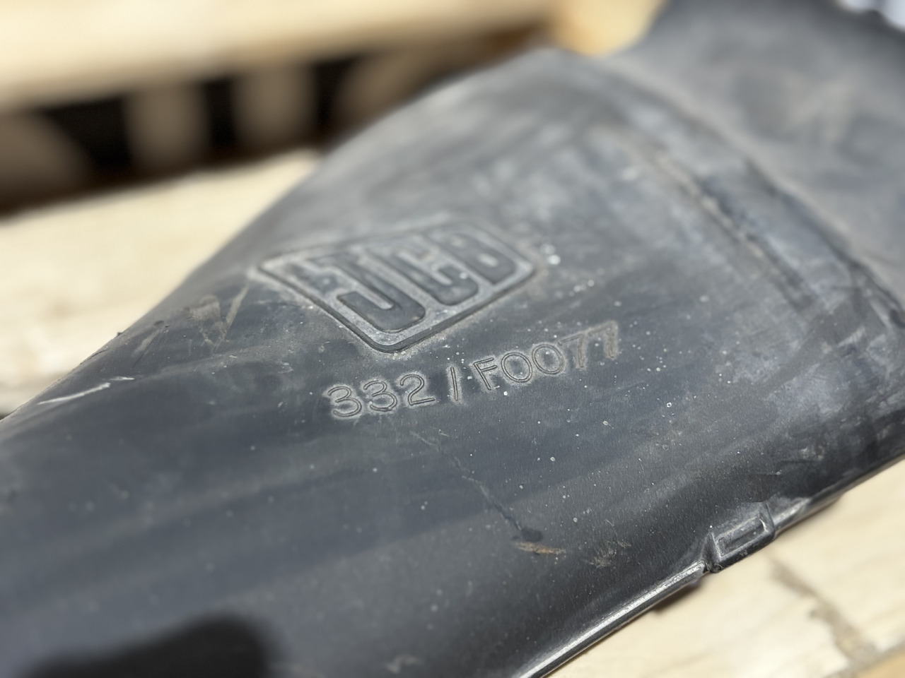 JCB 332/F0077 Kanał Rura Wlotowa - Trubka sání vzduchu pro Stavební technika: obrázek 2 JCB 332/F0077 Kanał Rura Wlotowa - Trubka sání vzduchu pro Stavební technika: obrázek 2