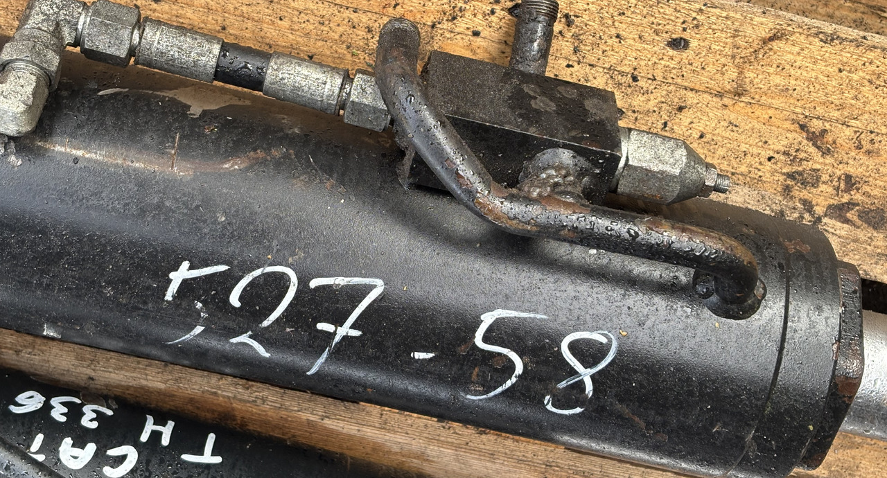 JCB 527-58 52758 527 58 Siłownik Wychyłu Łyżki - Hydraulický válec pro Teleskopický manipulátor: obrázek 3 JCB 527-58 52758 527 58 Siłownik Wychyłu Łyżki - Hydraulický válec pro Teleskopický manipulátor: obrázek 3