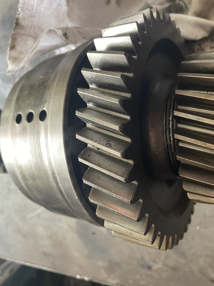 JCB 535 527 - wałek skrzyni biegów 459M5153 - Převodovka a díly pro Manipulační technika: obrázek 3 JCB 535 527 - wałek skrzyni biegów 459M5153 - Převodovka a díly pro Manipulační technika: obrázek 3