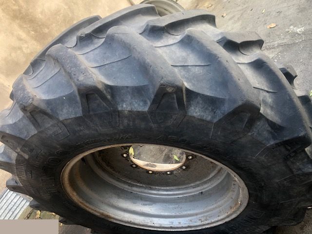 JCB Fastrack - Koła 480/70 R30 - Kompletní kolo pro Zemědělská technika: obrázek 1 JCB Fastrack - Koła 480/70 R30 - Kompletní kolo pro Zemědělská technika: obrázek 1