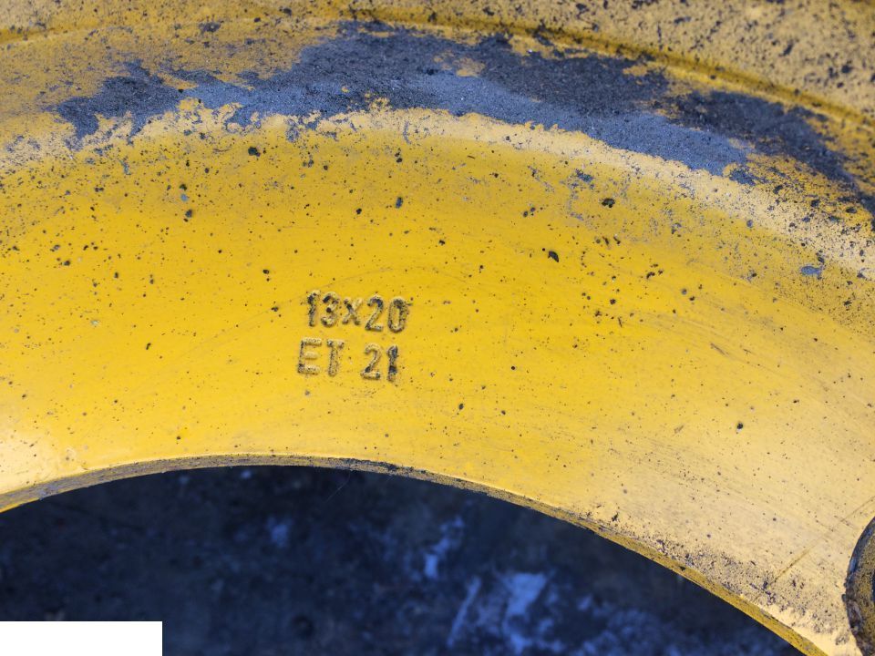 JCB Felga 13x20 - Ráfek pro Zemědělská technika: obrázek 4 JCB Felga 13x20 - Ráfek pro Zemědělská technika: obrázek 4