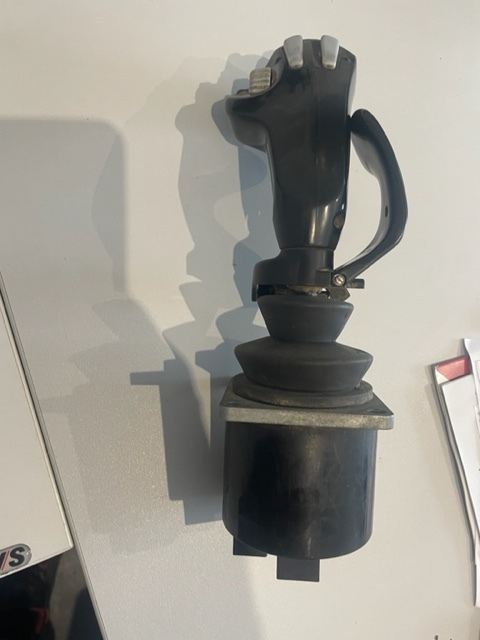 John Deere 3420 Joystick | Dźojstik AZ61613 - Řadící páka pro Traktor: obrázek 1 John Deere 3420 Joystick | Dźojstik AZ61613 - Řadící páka pro Traktor: obrázek 1