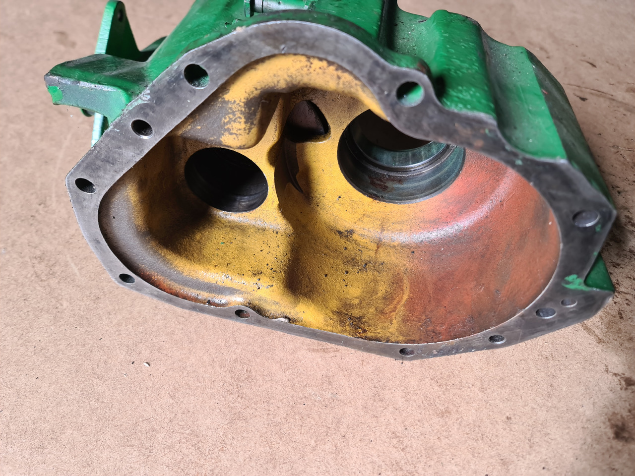 John Deere 4055 4255 4455 Osłona Spręgła R111121 R114285 RE19177 R81153 - Spojka a díly pro Zemědělská technika: obrázek 4 John Deere 4055 4255 4455 Osłona Spręgła R111121 R114285 RE19177 R81153 - Spojka a díly pro Zemědělská technika: obrázek 4