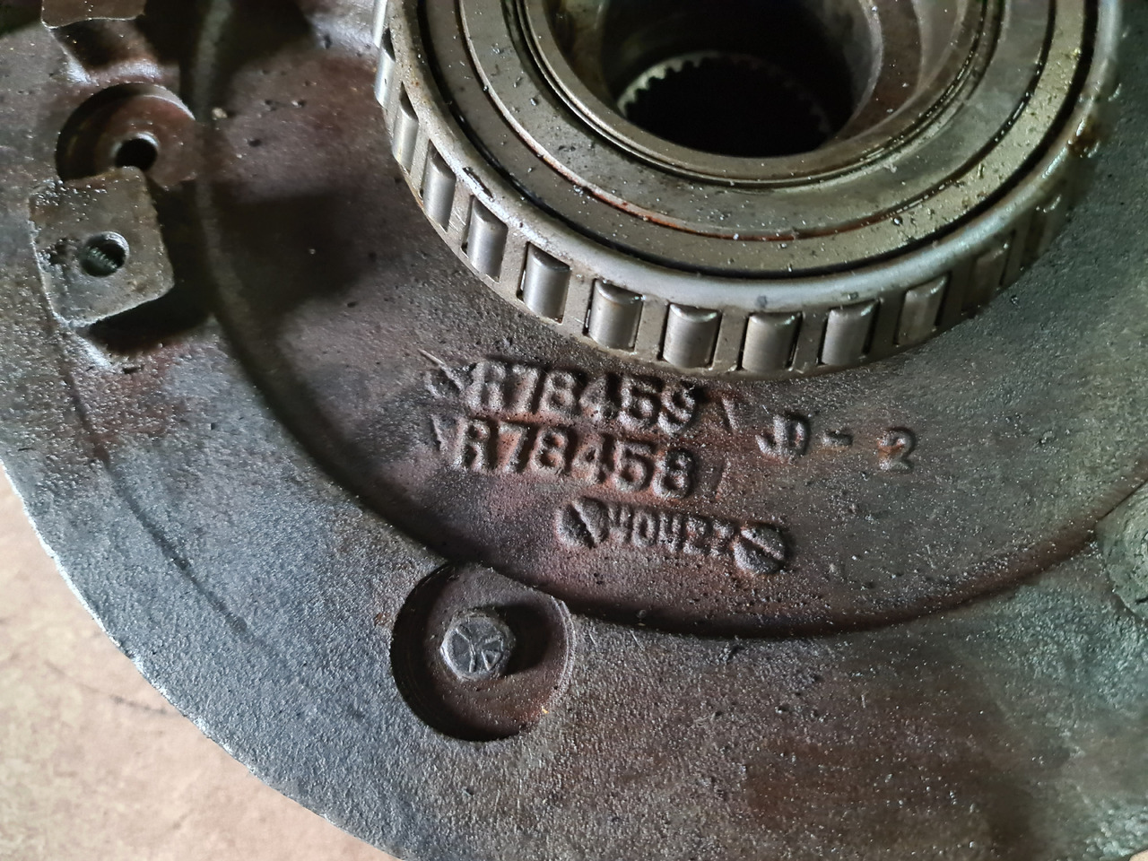 John Deere 4055, 4255, 4455 Sprzęgło kompletne RE13237 R94370 RE25562 R85784 R71795 R91366 - Spojka a díly pro Zemědělská technika: obrázek 2 John Deere 4055, 4255, 4455 Sprzęgło kompletne RE13237 R94370 RE25562 R85784 R71795 R91366 - Spojka a díly pro Zemědělská technika: obrázek 2