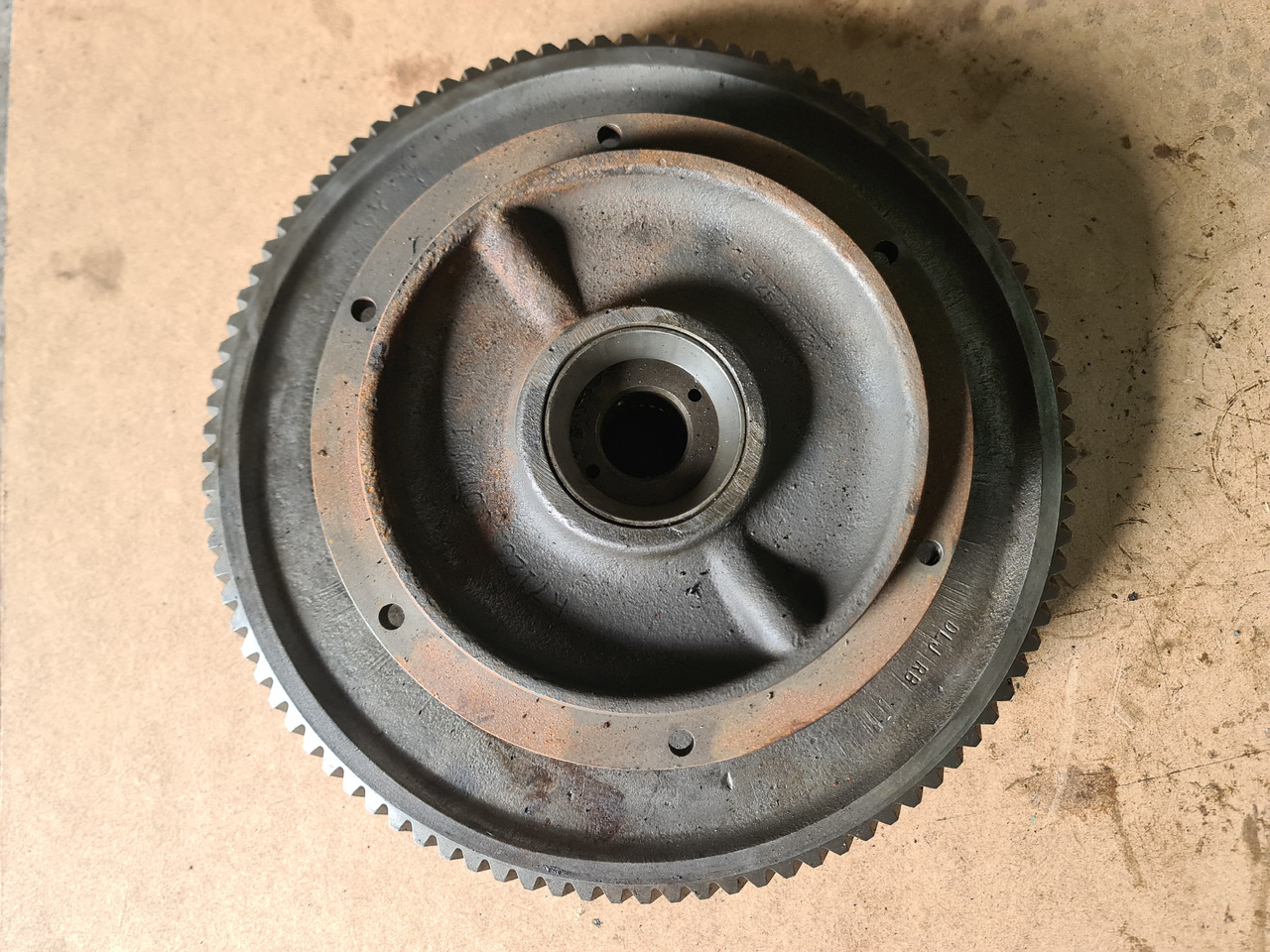 John Deere 4650, 4850 Bęben Sprzęgła WOM Sprzęgło Bieg R70932 AR95409 R71231 - Spojka a díly pro Zemědělská technika: obrázek 1 John Deere 4650, 4850 Bęben Sprzęgła WOM Sprzęgło Bieg R70932 AR95409 R71231 - Spojka a díly pro Zemědělská technika: obrázek 1