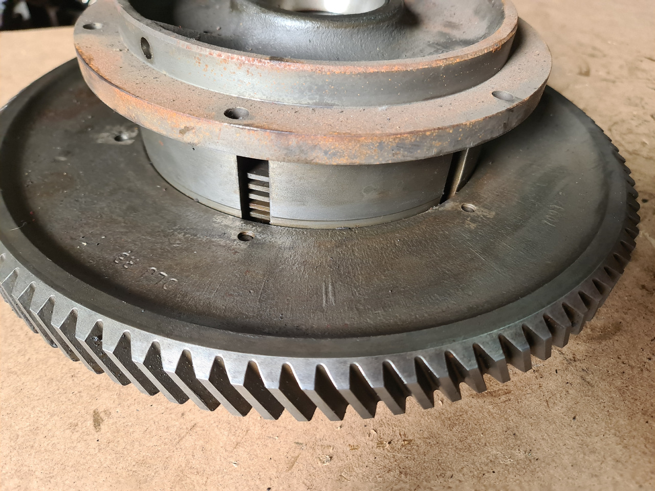 John Deere 4650, 4850 Bęben Sprzęgła WOM Sprzęgło Bieg R70932 AR95409 R71231 - Spojka a díly pro Zemědělská technika: obrázek 3 John Deere 4650, 4850 Bęben Sprzęgła WOM Sprzęgło Bieg R70932 AR95409 R71231 - Spojka a díly pro Zemědělská technika: obrázek 3