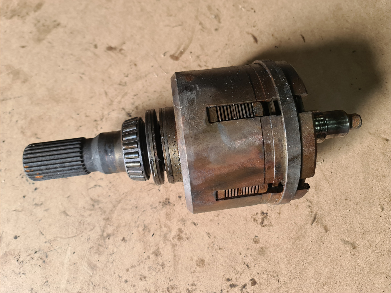 John Deere 4650 4850 Kosz Sprzęgła RE38834 RE12533 RE13950 RE19698 - Spojka a díly pro Zemědělská technika: obrázek 4 John Deere 4650 4850 Kosz Sprzęgła RE38834 RE12533 RE13950 RE19698 - Spojka a díly pro Zemědělská technika: obrázek 4