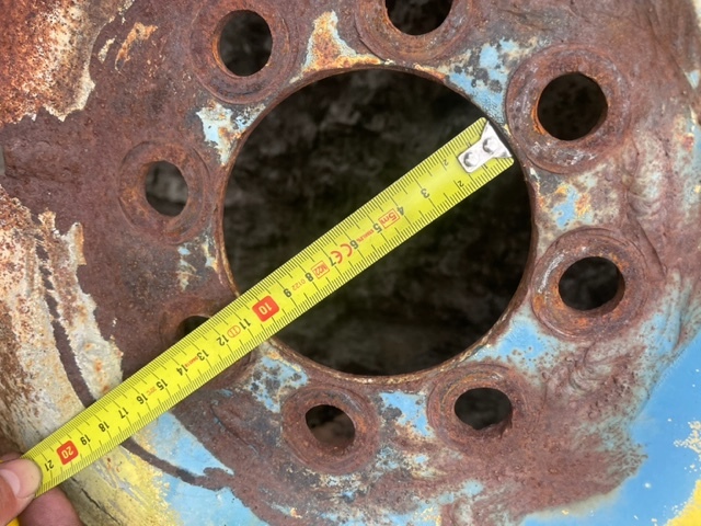 John Deere 5400 - Koło Tylne 30 cali | 30" - Kompletní kolo pro Zemědělská technika: obrázek 2 John Deere 5400 - Koło Tylne 30 cali | 30" - Kompletní kolo pro Zemědělská technika: obrázek 2