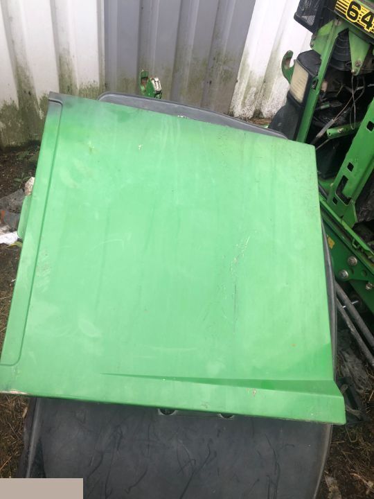 John Deere 6000 - Boczek Maski - Kapota pro Zemědělská technika: obrázek 2 John Deere 6000 - Boczek Maski - Kapota pro Zemědělská technika: obrázek 2