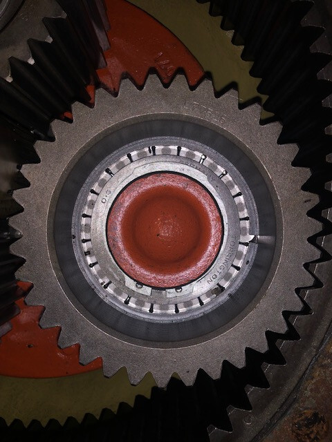 John Deere 6100 | 6200 | 6300 | 6400 | 6500 | 6505 - Zwolnica - Obudowa - Półoś - Transmise pro Zemědělská technika: obrázek 1 John Deere 6100 | 6200 | 6300 | 6400 | 6500 | 6505 - Zwolnica - Obudowa - Półoś - Transmise pro Zemědělská technika: obrázek 1