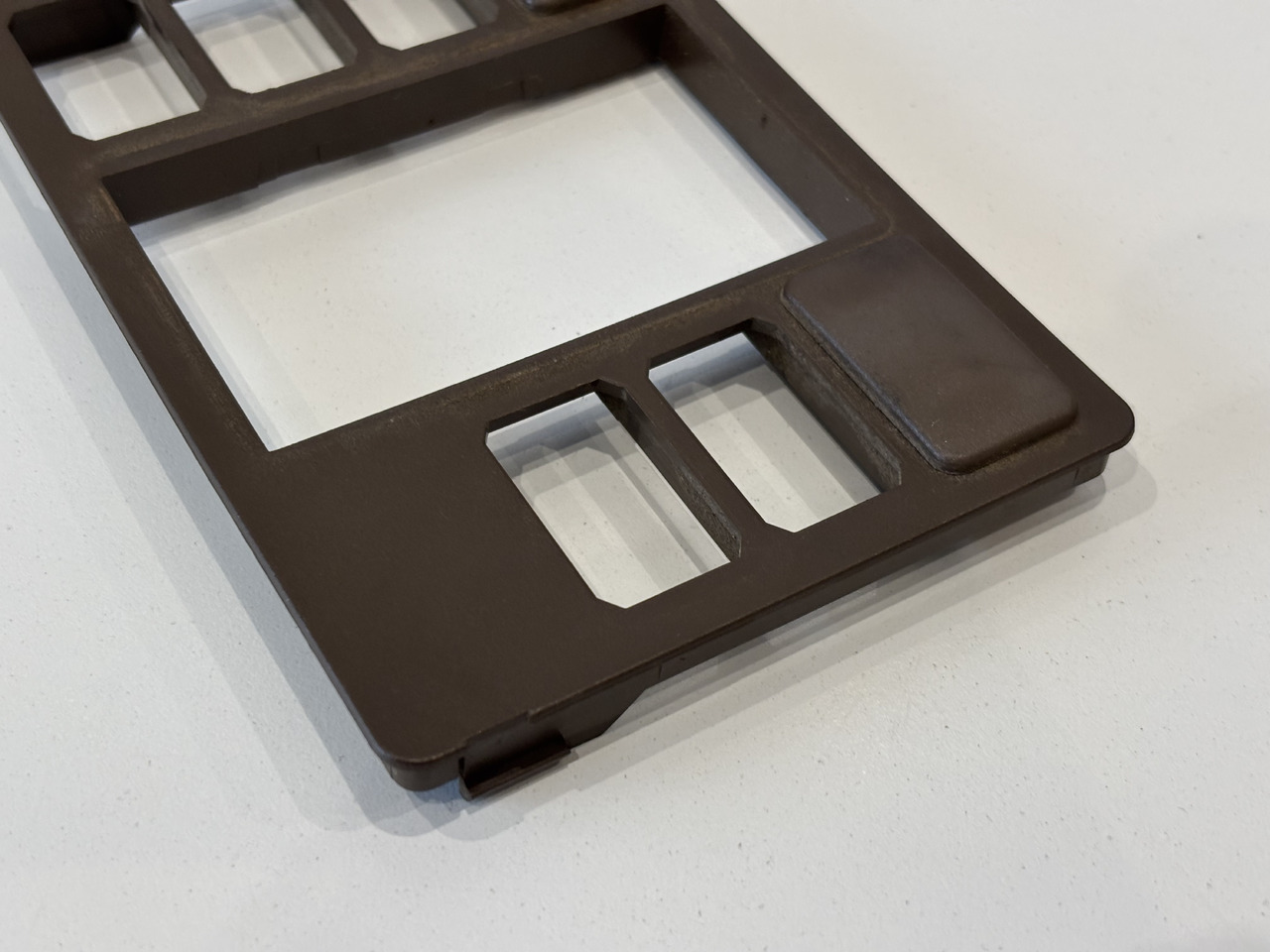 John Deere 6110 6210 Płytka Obudowa Ramka L113568 - Kabina a interiér pro Zemědělská technika: obrázek 3 John Deere 6110 6210 Płytka Obudowa Ramka L113568 - Kabina a interiér pro Zemědělská technika: obrázek 3