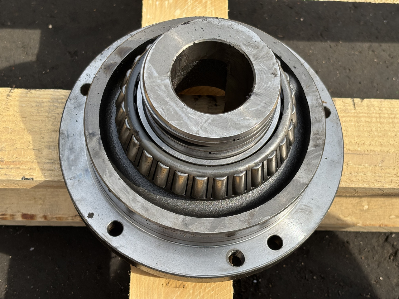 John Deere 6630 Obudowa łożyska L77137 L102019 - Díly pásových podvozků pro Zemědělská technika: obrázek 3 John Deere 6630 Obudowa łożyska L77137 L102019 - Díly pásových podvozků pro Zemědělská technika: obrázek 3