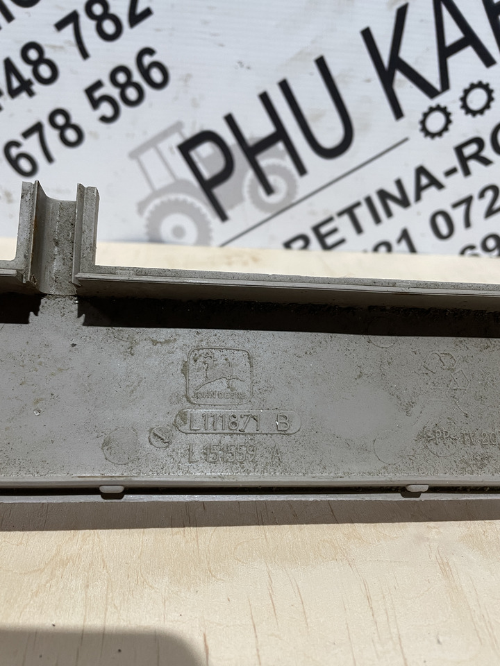 John Deere 6920S - plastik panel wnętrza L111871 L159114 - Kabina a interiér pro Zemědělská technika: obrázek 3 John Deere 6920S - plastik panel wnętrza L111871 L159114 - Kabina a interiér pro Zemědělská technika: obrázek 3