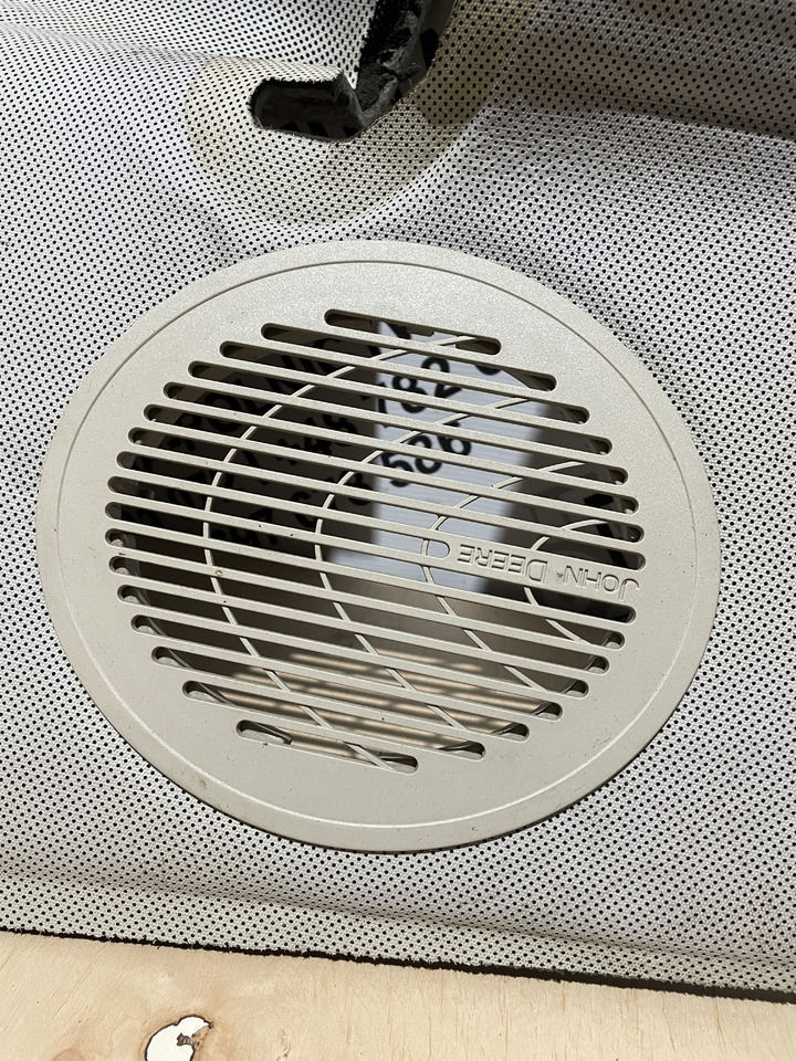 John Deere 6920S - podsufitka tapicerka podbitka panel AL159016 - Kabina a interiér pro Zemědělská technika: obrázek 5 John Deere 6920S - podsufitka tapicerka podbitka panel AL159016 - Kabina a interiér pro Zemědělská technika: obrázek 5