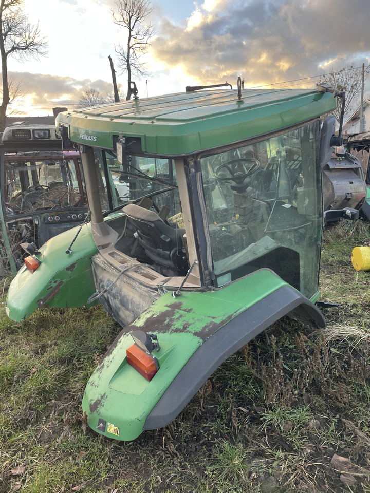 John Deere 8210 - kabina dach fotel błotniki plastiki lampy - Kabina pro Zemědělská technika: obrázek 5 John Deere 8210 - kabina dach fotel błotniki plastiki lampy - Kabina pro Zemědělská technika: obrázek 5