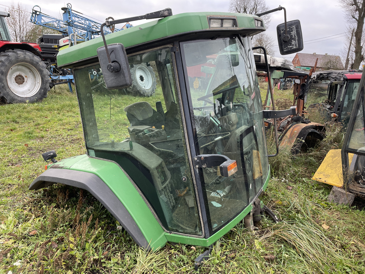 John Deere 8210 - kabina dach plastiki lusterko - Kabina pro Traktor: obrázek 1 John Deere 8210 - kabina dach plastiki lusterko - Kabina pro Traktor: obrázek 1