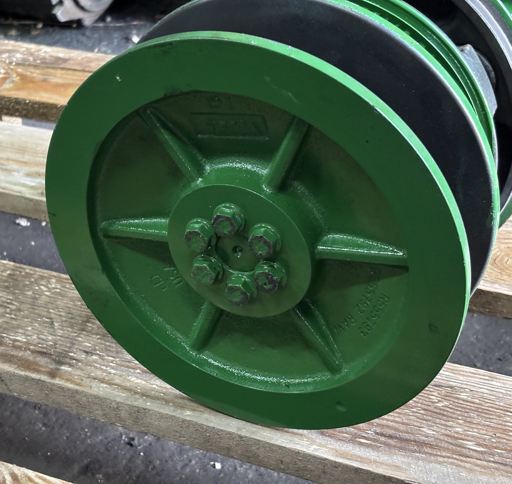 John Deere 8260R 8285R 8360R 8400R 9360R Napęd Wentylatora RE578435 - Ventilátor pro Traktor: obrázek 2 John Deere 8260R 8285R 8360R 8400R 9360R Napęd Wentylatora RE578435 - Ventilátor pro Traktor: obrázek 2