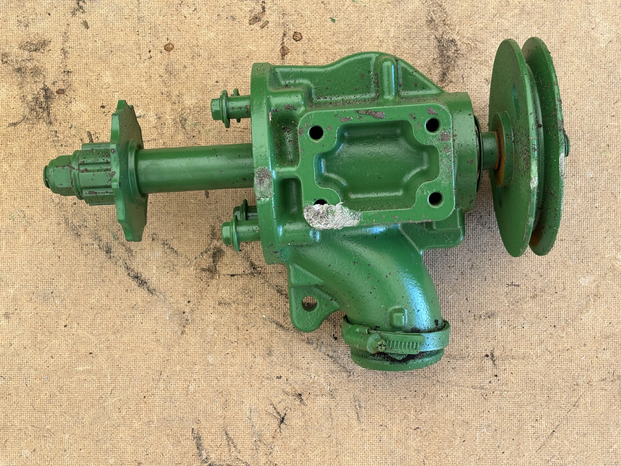 John Deere 8600 Obudowa Łożyska Wał HXE21982 HXE17173 - Díly pásových podvozků pro Zemědělská technika: obrázek 2 John Deere 8600 Obudowa Łożyska Wał HXE21982 HXE17173 - Díly pásových podvozků pro Zemědělská technika: obrázek 2