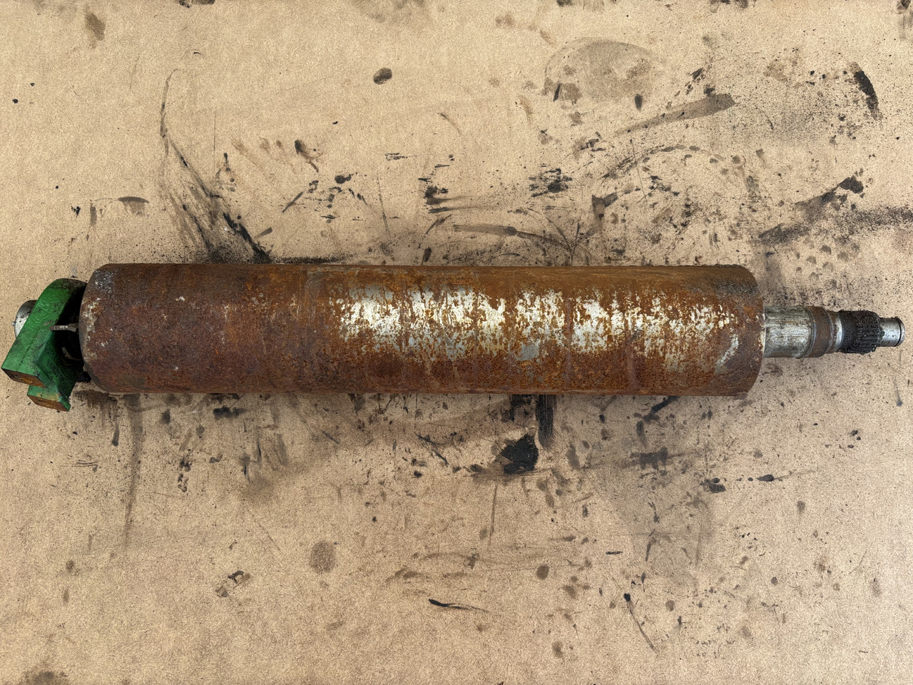 John Deere 8600 Walec Gładki Obudowa Łożyska AXE14946 HXE100665 - Díly pásových podvozků pro Zemědělská technika: obrázek 2 John Deere 8600 Walec Gładki Obudowa Łożyska AXE14946 HXE100665 - Díly pásových podvozků pro Zemědělská technika: obrázek 2