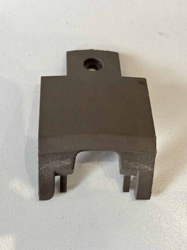 John Deere seria 6000 7000 8000 R - osłona mocowania wyświetlacza R344362 - Kabina a interiér pro Zemědělská technika: obrázek 1 John Deere seria 6000 7000 8000 R - osłona mocowania wyświetlacza R344362 - Kabina a interiér pro Zemědělská technika: obrázek 1