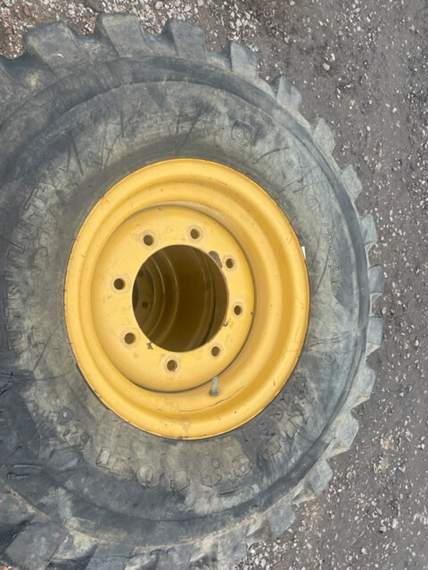 Koła opony firestone 405/70 r18 Cat 906 - Kompletní kolo pro Kolový nakladač: obrázek 2 Koła opony firestone 405/70 r18 Cat 906 - Kompletní kolo pro Kolový nakladač: obrázek 2