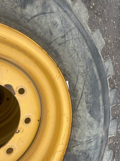 Koła opony firestone 405/70 r18 Cat 906 - Kompletní kolo pro Kolový nakladač: obrázek 3 Koła opony firestone 405/70 r18 Cat 906 - Kompletní kolo pro Kolový nakladač: obrázek 3