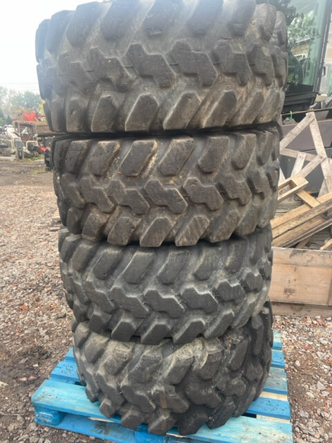 Koła opony firestone 405/70 r18 Cat 906 - Kompletní kolo pro Kolový nakladač: obrázek 4 Koła opony firestone 405/70 r18 Cat 906 - Kompletní kolo pro Kolový nakladač: obrázek 4