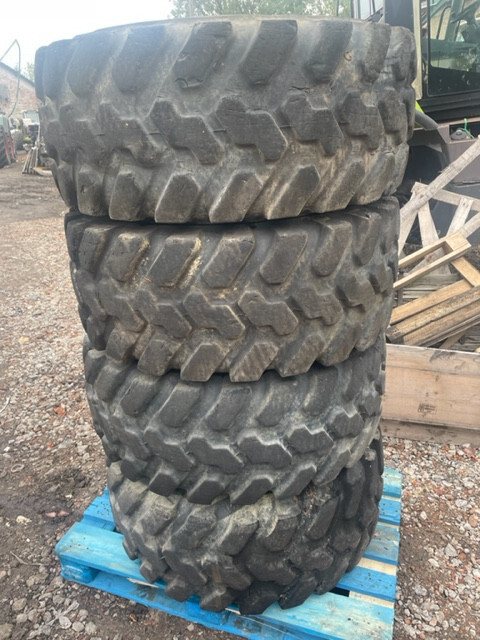 Koła opony firestone 405/70 r18 Cat 906 - Kompletní kolo pro Kolový nakladač: obrázek 1 Koła opony firestone 405/70 r18 Cat 906 - Kompletní kolo pro Kolový nakladač: obrázek 1