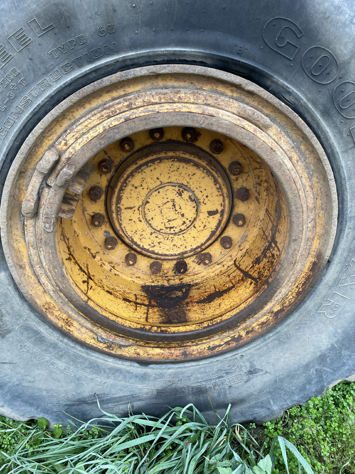 Liebherr 544 - felga koło opona - Ráfek pro Zemědělská technika: obrázek 1 Liebherr 544 - felga koło opona - Ráfek pro Zemědělská technika: obrázek 1