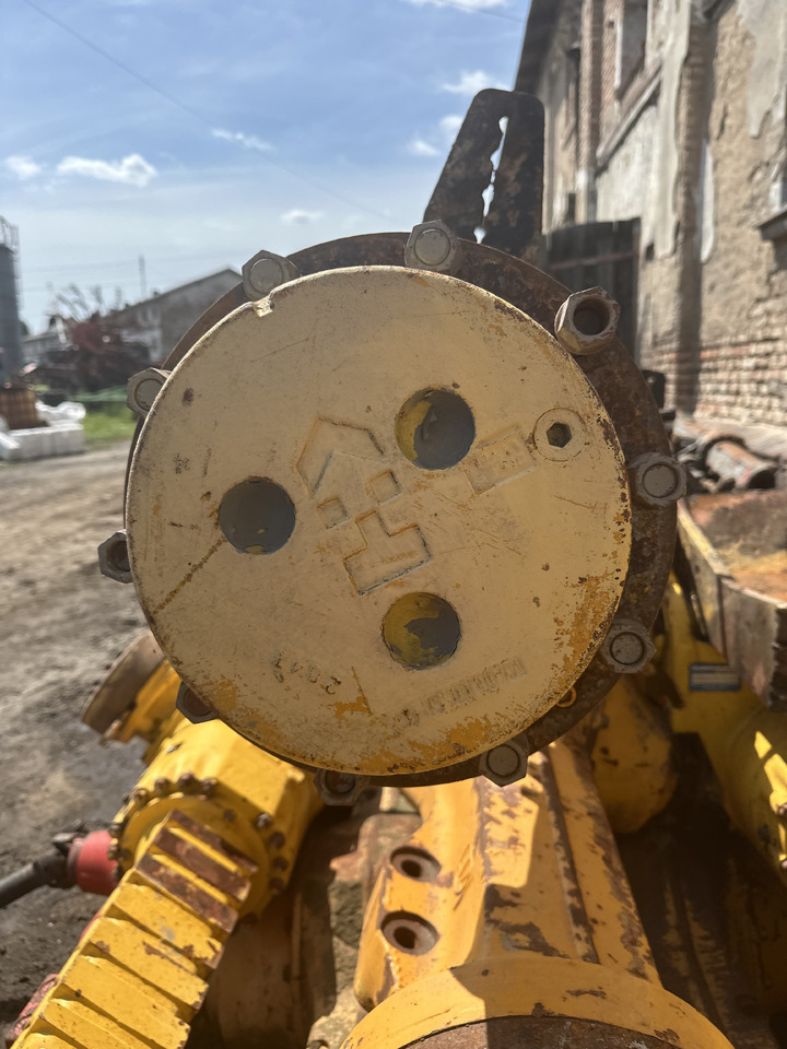 Manitou 1233 , Manitou 1232 zwolnica zwrotnica Piasta koła most napędowy części 10 szpilek - Těhlice pro Zemědělská technika: obrázek 2 Manitou 1233 , Manitou 1232 zwolnica zwrotnica Piasta koła most napędowy części 10 szpilek - Těhlice pro Zemědělská technika: obrázek 2