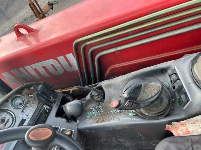 Manitou 634-120 LSU zwolnica zwrotnica skrzynia biegów koła kabina części - Těhlice pro Zemědělská technika: obrázek 2 Manitou 634-120 LSU zwolnica zwrotnica skrzynia biegów koła kabina części - Těhlice pro Zemědělská technika: obrázek 2