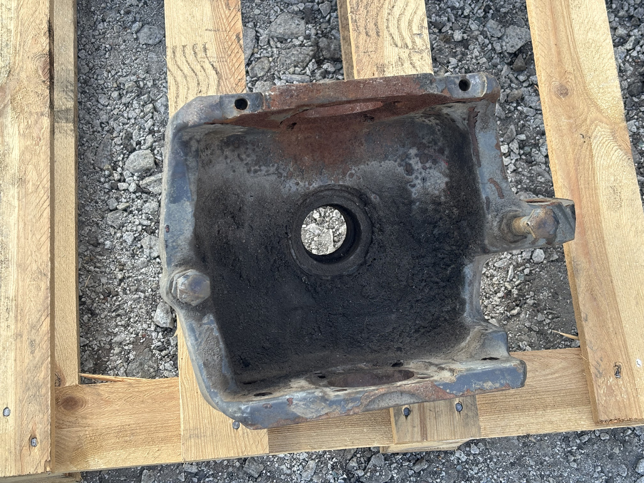 Massey Ferguson 5613 D6 Zwrotnica - Těhlice pro Zemědělská technika: obrázek 1 Massey Ferguson 5613 D6 Zwrotnica - Těhlice pro Zemědělská technika: obrázek 1