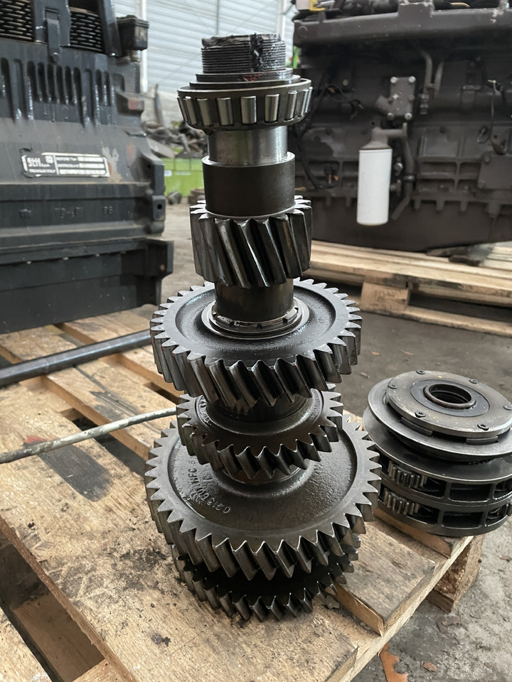 Massey Fergusson 3690 - skrzynia biegów - częśći - Převodovka pro Zemědělská technika: obrázek 3 Massey Fergusson 3690 - skrzynia biegów - częśći - Převodovka pro Zemědělská technika: obrázek 3