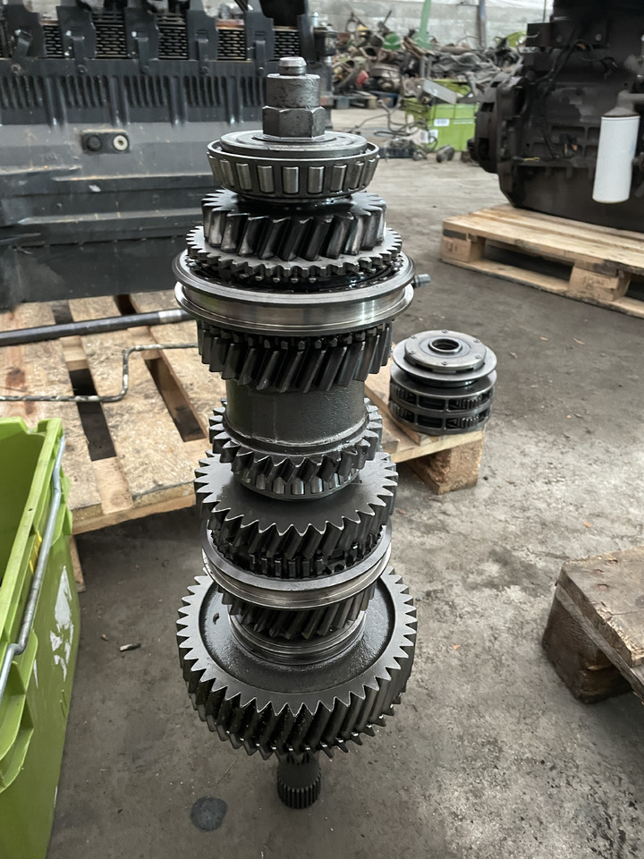 Massey Fergusson 3690 - skrzynia biegów - częśći - Převodovka pro Zemědělská technika: obrázek 2 Massey Fergusson 3690 - skrzynia biegów - częśći - Převodovka pro Zemědělská technika: obrázek 2