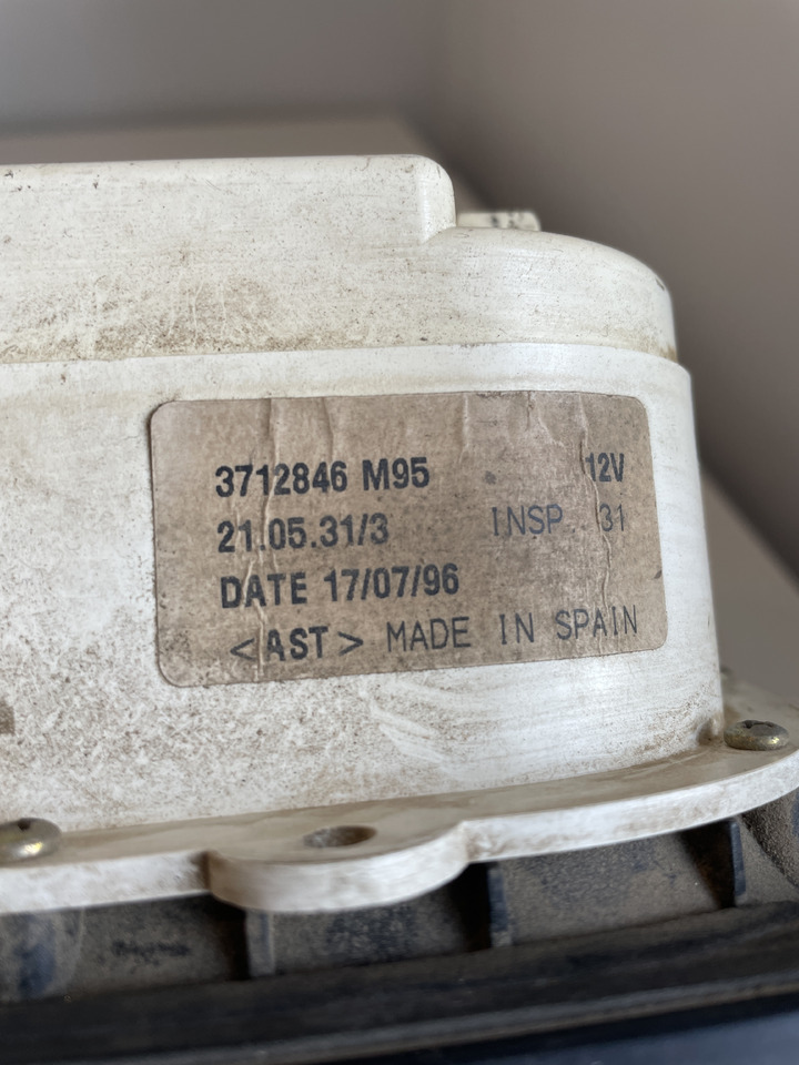 Massey Fergusson 8160 - licznik zegary 3712846M95 - Palubní deska pro Zemědělská technika: obrázek 3 Massey Fergusson 8160 - licznik zegary 3712846M95 - Palubní deska pro Zemědělská technika: obrázek 3