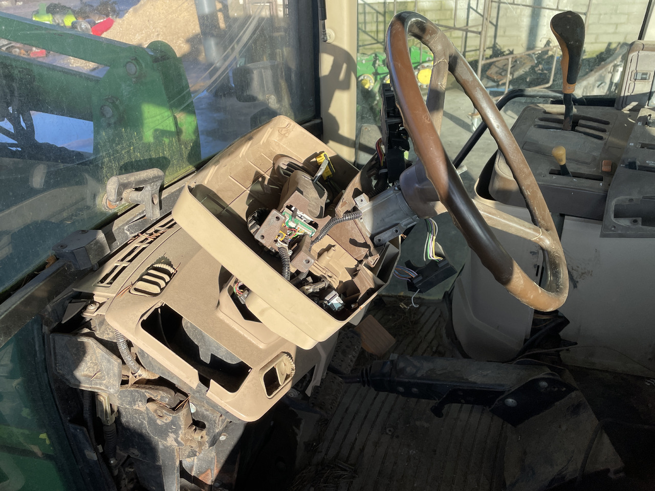 Náhradní díly pro Traktor John Deere 6810 - części: obrázek 6