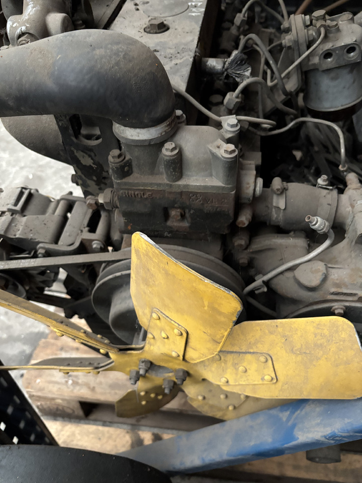 Perkins 1548/2300 Silnik Blok Kolektor Koło Pasowe Wał CZĘŚCI - Motor a díly pro Stavební technika: obrázek 2 Perkins 1548/2300 Silnik Blok Kolektor Koło Pasowe Wał CZĘŚCI - Motor a díly pro Stavební technika: obrázek 2