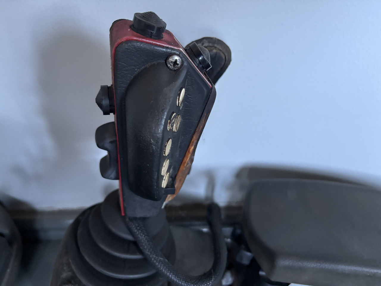 Valmet Harvester - joystick z podłokietnikiem - sterowanie - Řadící páka pro Zemědělská technika: obrázek 2 Valmet Harvester - joystick z podłokietnikiem - sterowanie - Řadící páka pro Zemědělská technika: obrázek 2