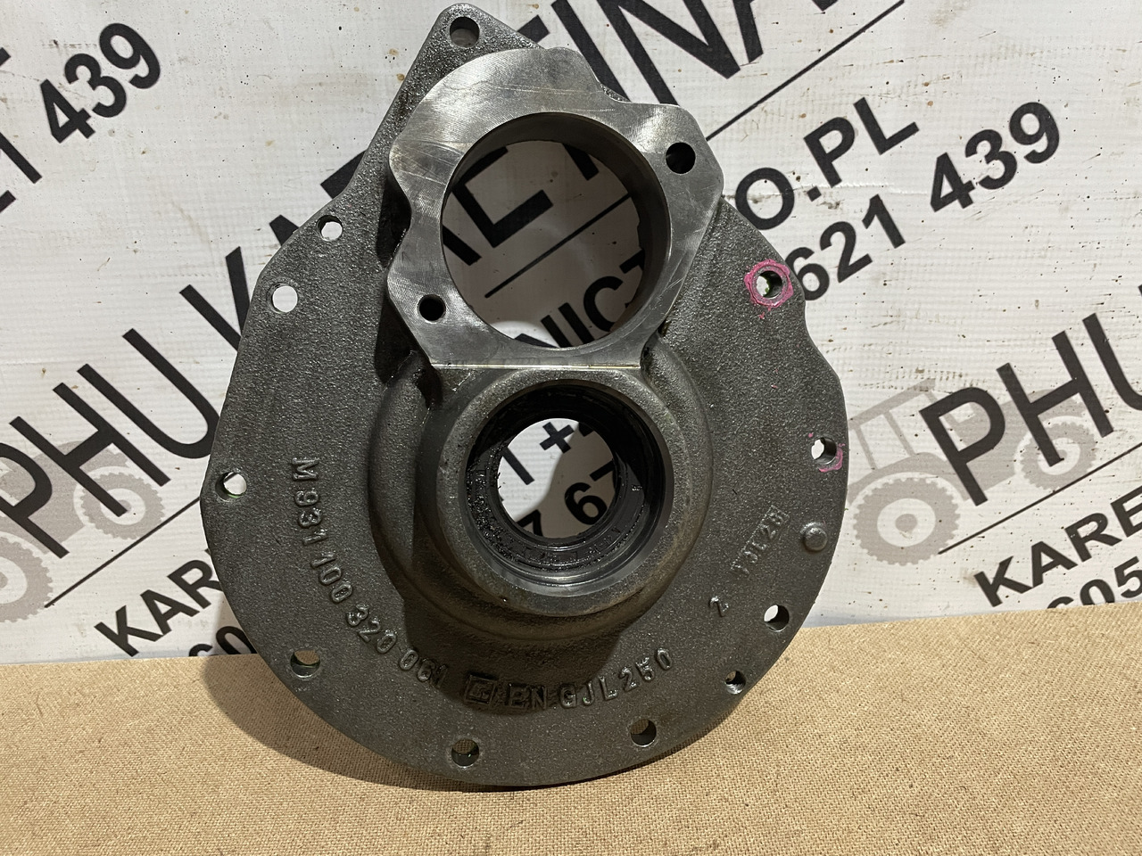 Valtra S354 Massey 8480 - skrzynia biegów - pokrywa łożyska 931100320061 - Převodovka pro Zemědělská technika: obrázek 1 Valtra S354 Massey 8480 - skrzynia biegów - pokrywa łożyska 931100320061 - Převodovka pro Zemědělská technika: obrázek 1