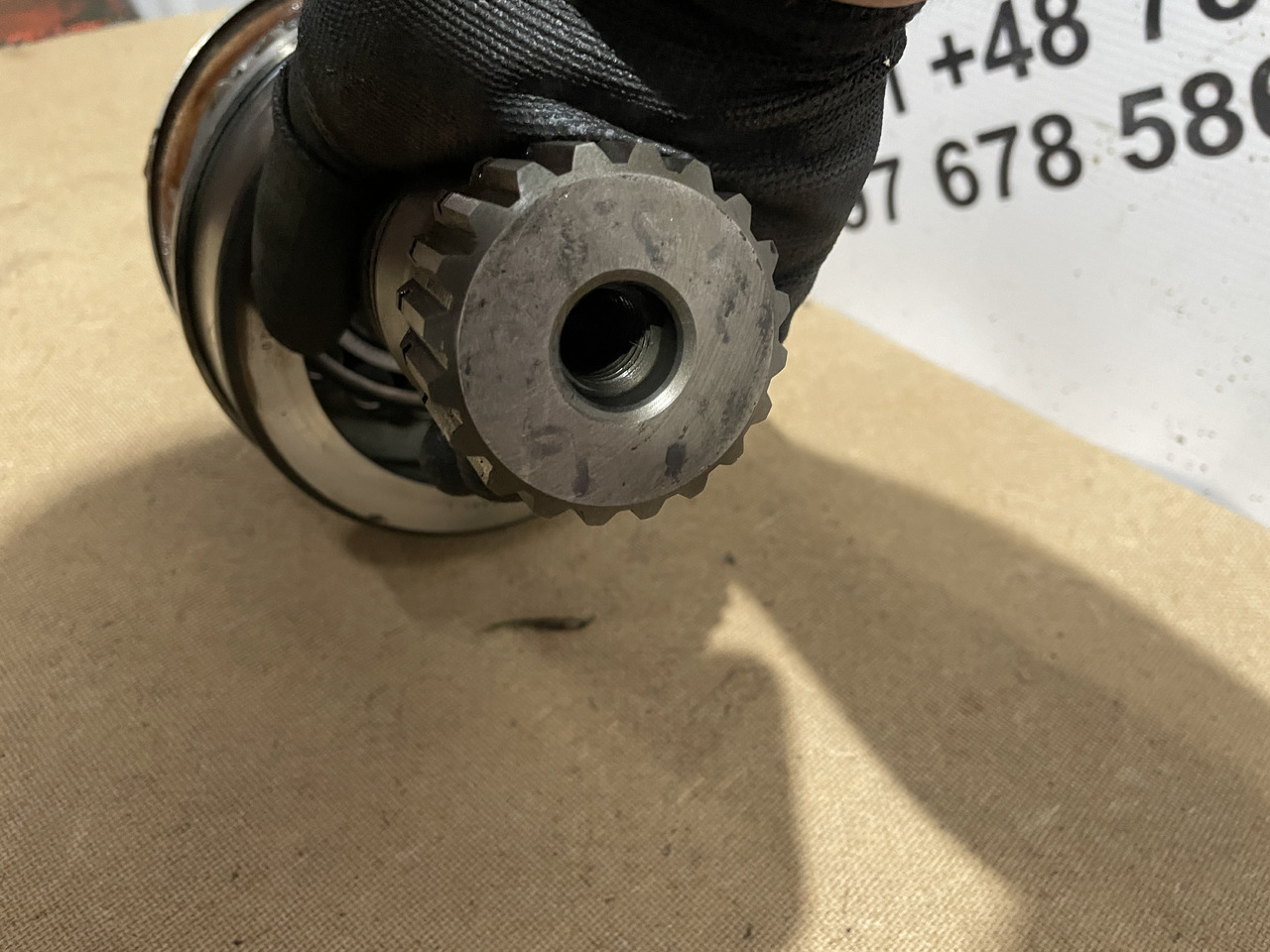 Valtra S354 Massey 8480 - skrzynia biegów - wałek ataku 12z 945100410010 - Převodovka pro Zemědělská technika: obrázek 3 Valtra S354 Massey 8480 - skrzynia biegów - wałek ataku 12z 945100410010 - Převodovka pro Zemědělská technika: obrázek 3