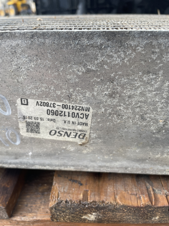 Valtra T144 T154 T174 T194 T214 T234 - chłodnica ACV0118540 - Chladič pro Stavební technika: obrázek 2 Valtra T144 T154 T174 T194 T214 T234 - chłodnica ACV0118540 - Chladič pro Stavební technika: obrázek 2