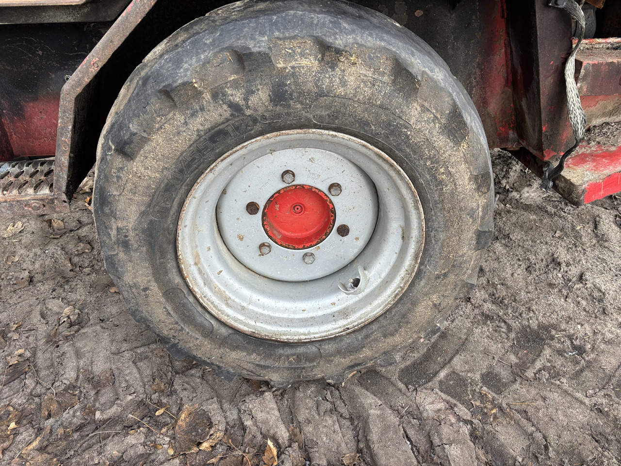 Weidemann 2006 2000rok Felga Opona Koło Przednia Tylna Przód Tył 13.00x17 CZĘŚCI - Ráfek pro Zemědělská technika: obrázek 1 Weidemann 2006 2000rok Felga Opona Koło Przednia Tylna Przód Tył 13.00x17 CZĘŚCI - Ráfek pro Zemědělská technika: obrázek 1