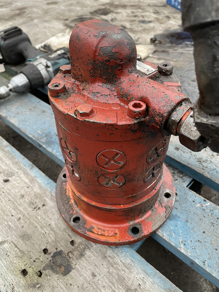 ZF 4PW45H1 Zettelmayer Volvo - skrzynia biegów - pompa tłokowa 8607955105 - Převodovka pro Zemědělská technika: obrázek 2 ZF 4PW45H1 Zettelmayer Volvo - skrzynia biegów - pompa tłokowa 8607955105 - Převodovka pro Zemědělská technika: obrázek 2