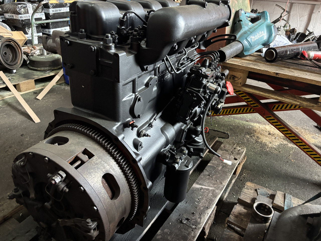 Zetor Proxima - silnik kompletny Z1305 78002002 - Motor: obrázek 2 Zetor Proxima - silnik kompletny Z1305 78002002 - Motor: obrázek 2